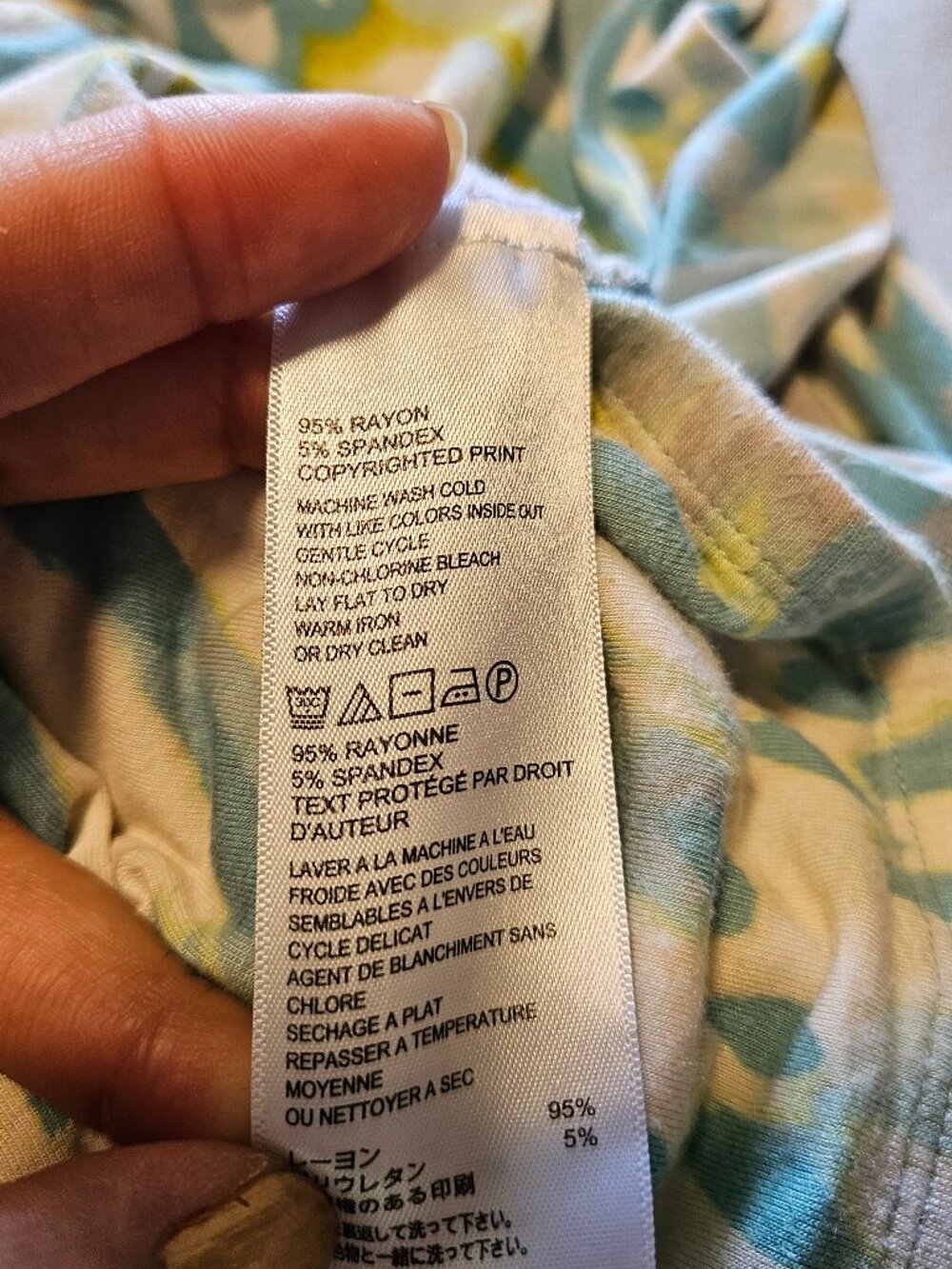 Tommy Bahama watercolor Blouse - Picture 6 of 7